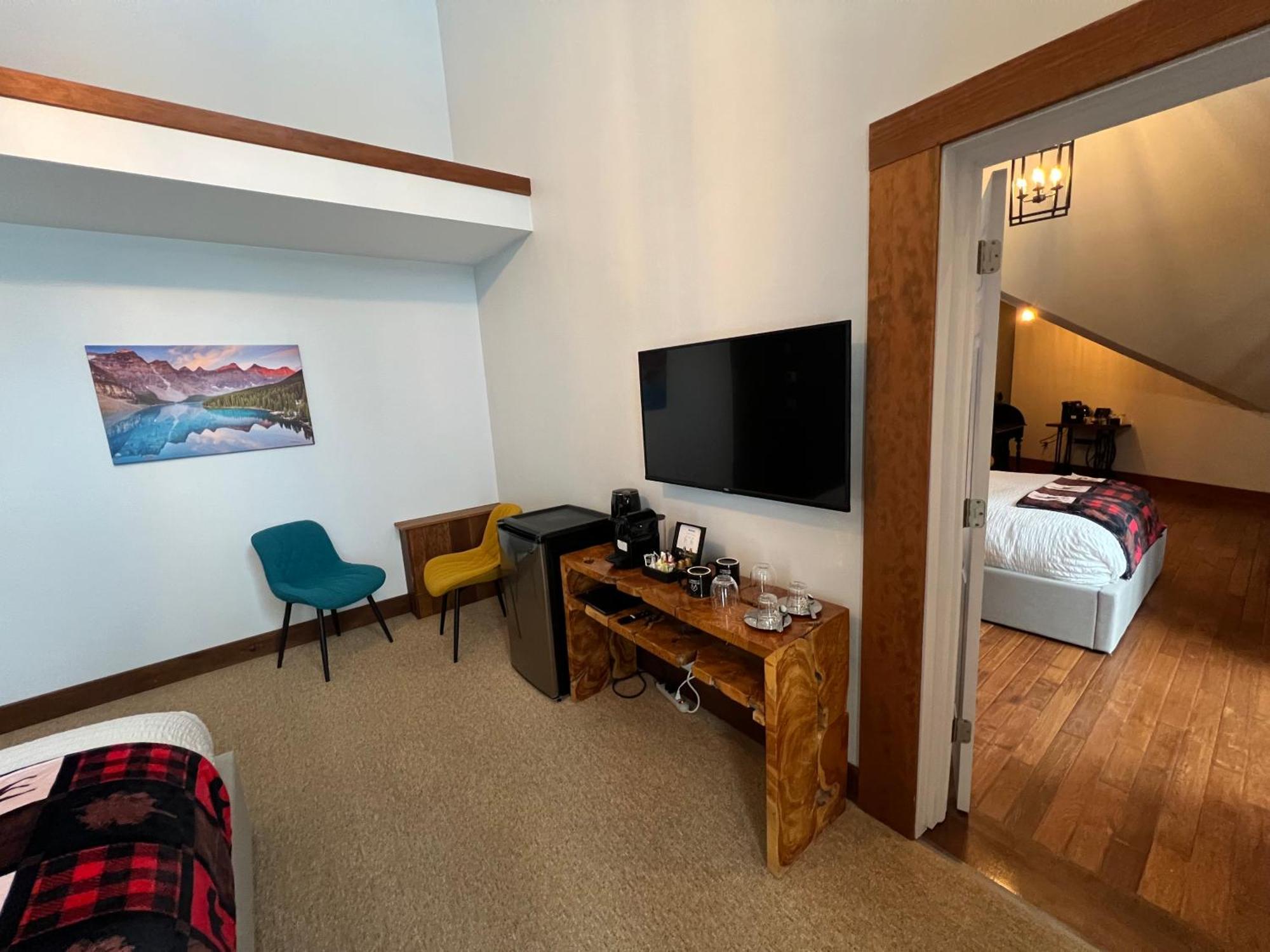 Winston Lodge Golden Extérieur photo